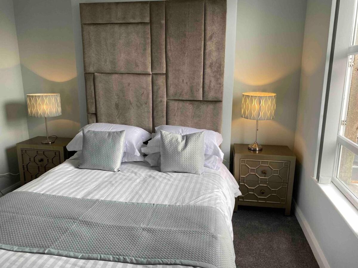 Centre 3 Bdr Townhouse By Breaks Apartment Belfast