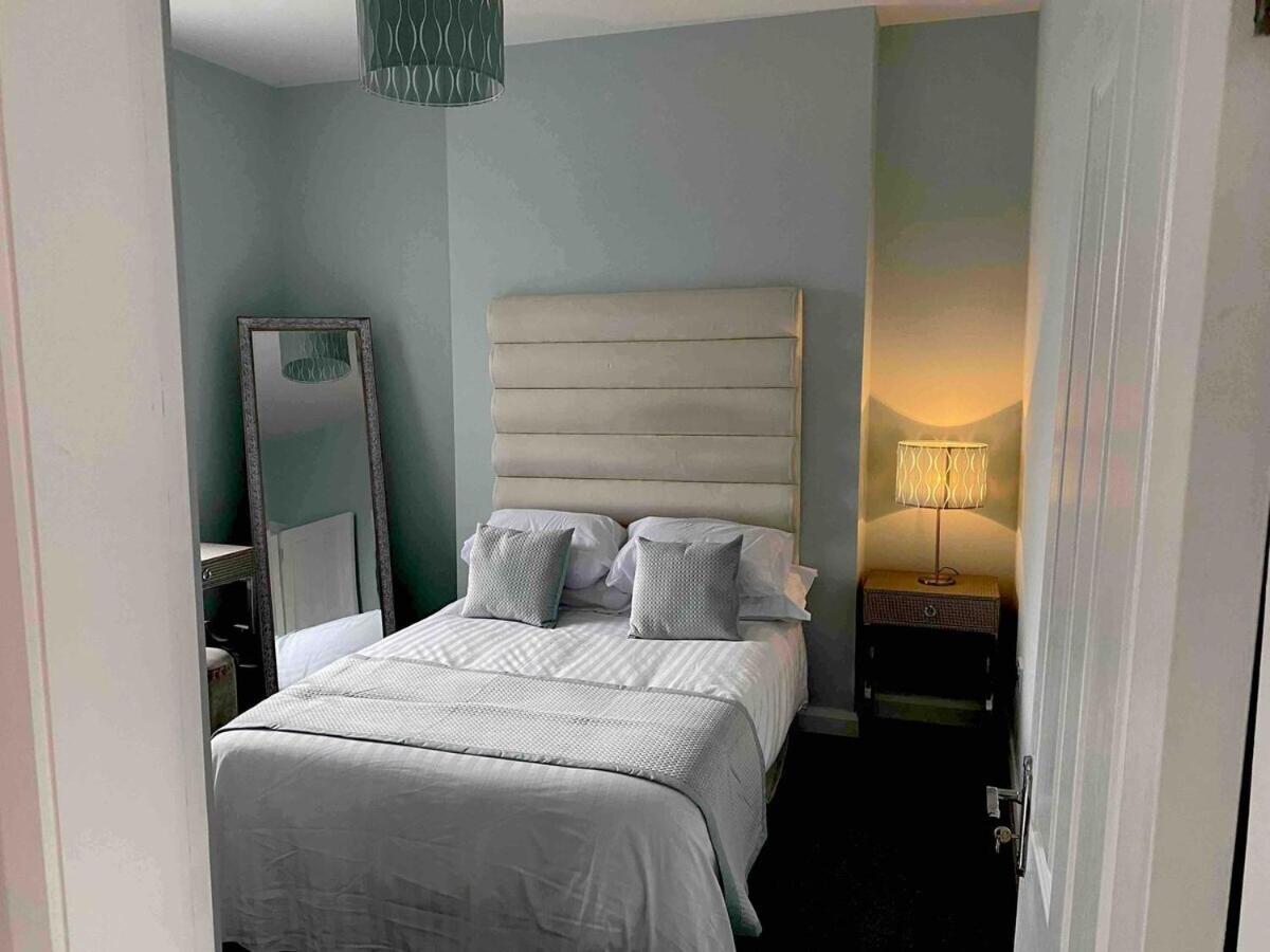 Centre 3 Bdr Townhouse By Breaks Apartamento